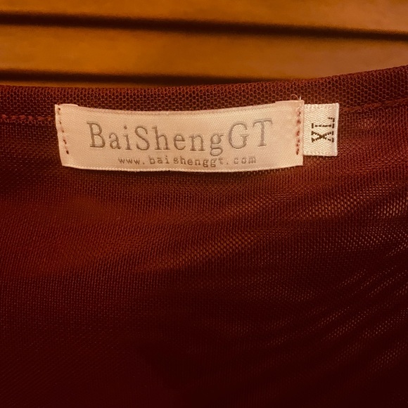 Flowy wine color top. - Picture 5 of 5